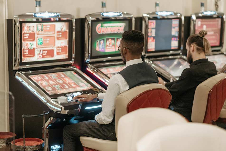 Discover the Excitement of Wild Robin Casino Live Dealer Games